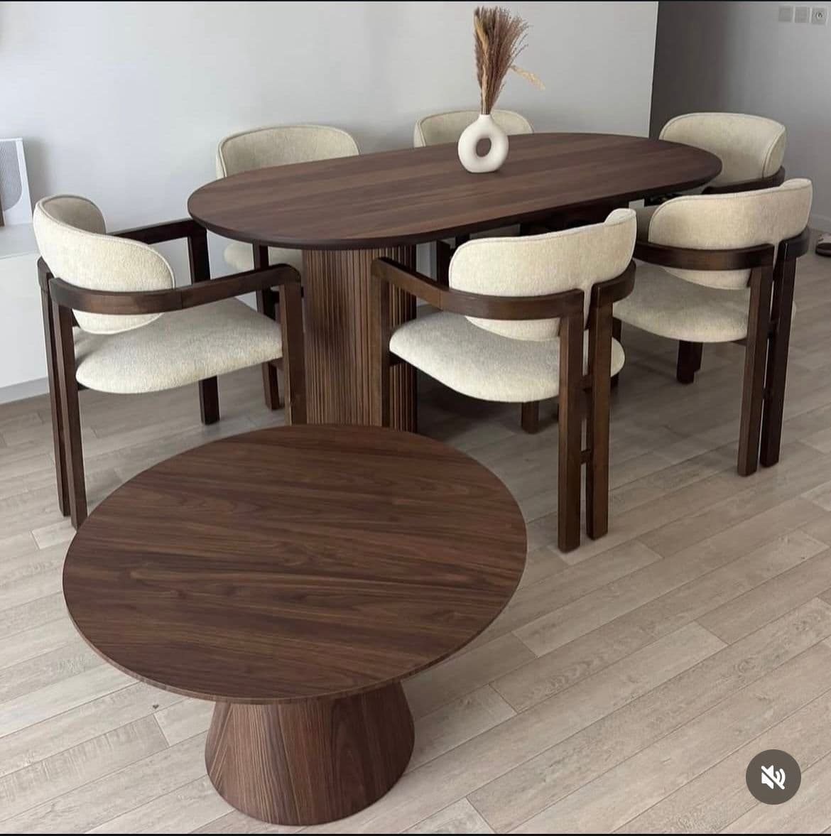 Fluted dining suite